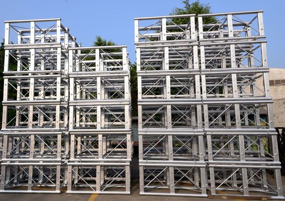 Hot Dip Galvanized 650mm Mast Section With Rack For Construction Site