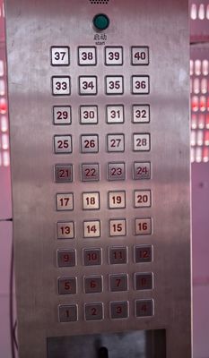 Auto Landing Inside 63m/Min Construction Hoist Elevator Rust Resistant