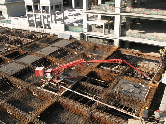 R Shaped 18m Manual Placing Boom For Concrete Distribution