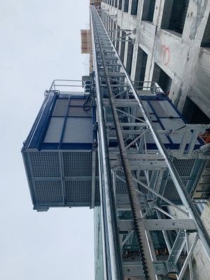 Miejsce budowy 500 m 46 m/min Podnoszenie pasażerów i materiałów z klimatyzacją