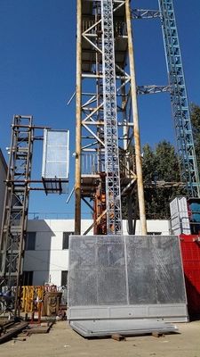Jednopłotny materiał budowlany podnośnik 21 m/min Winda budowlana zewnętrzna